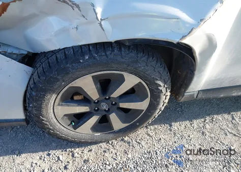 2018 Subaru Forester 2.5I z USA, uszkodzony, nr VIN JF2SJABC3JH617447